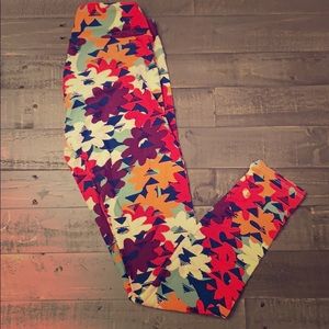 LulaRoe OS leggings. Never worn without tags